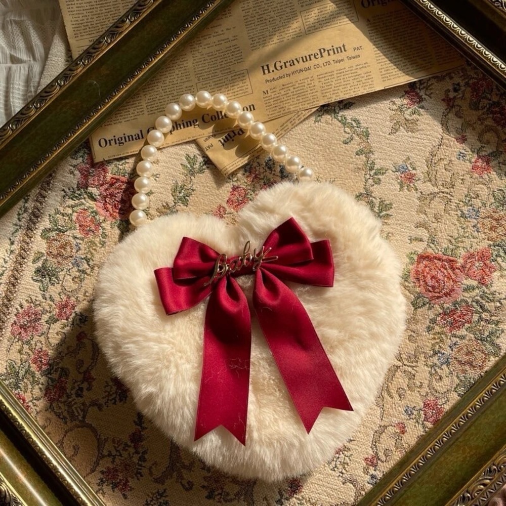 White Fur Heart Shaped Purse - Picture 8 of 8